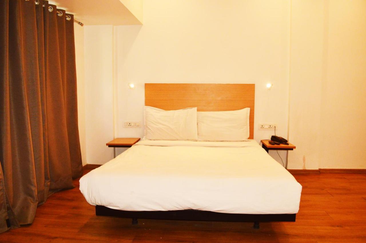 Hotel Orient Avenue Nagpur Eksteriør billede